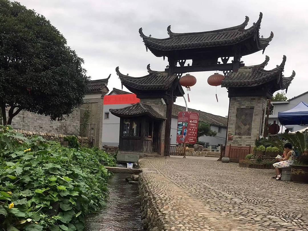 逃离水虎鱼湖