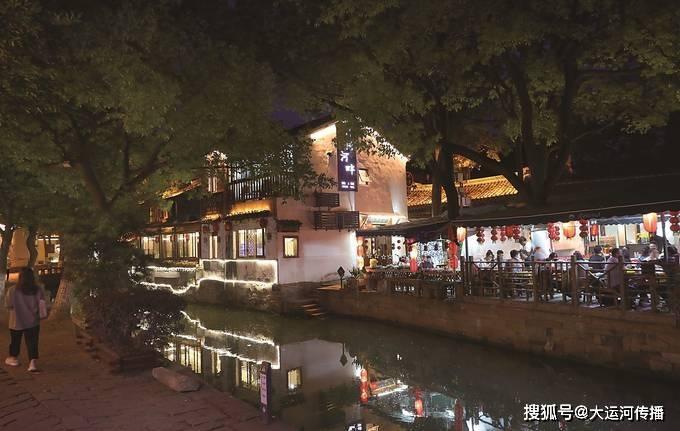 王国平以普通党员身份参加那会村党总支部专题组织生活会